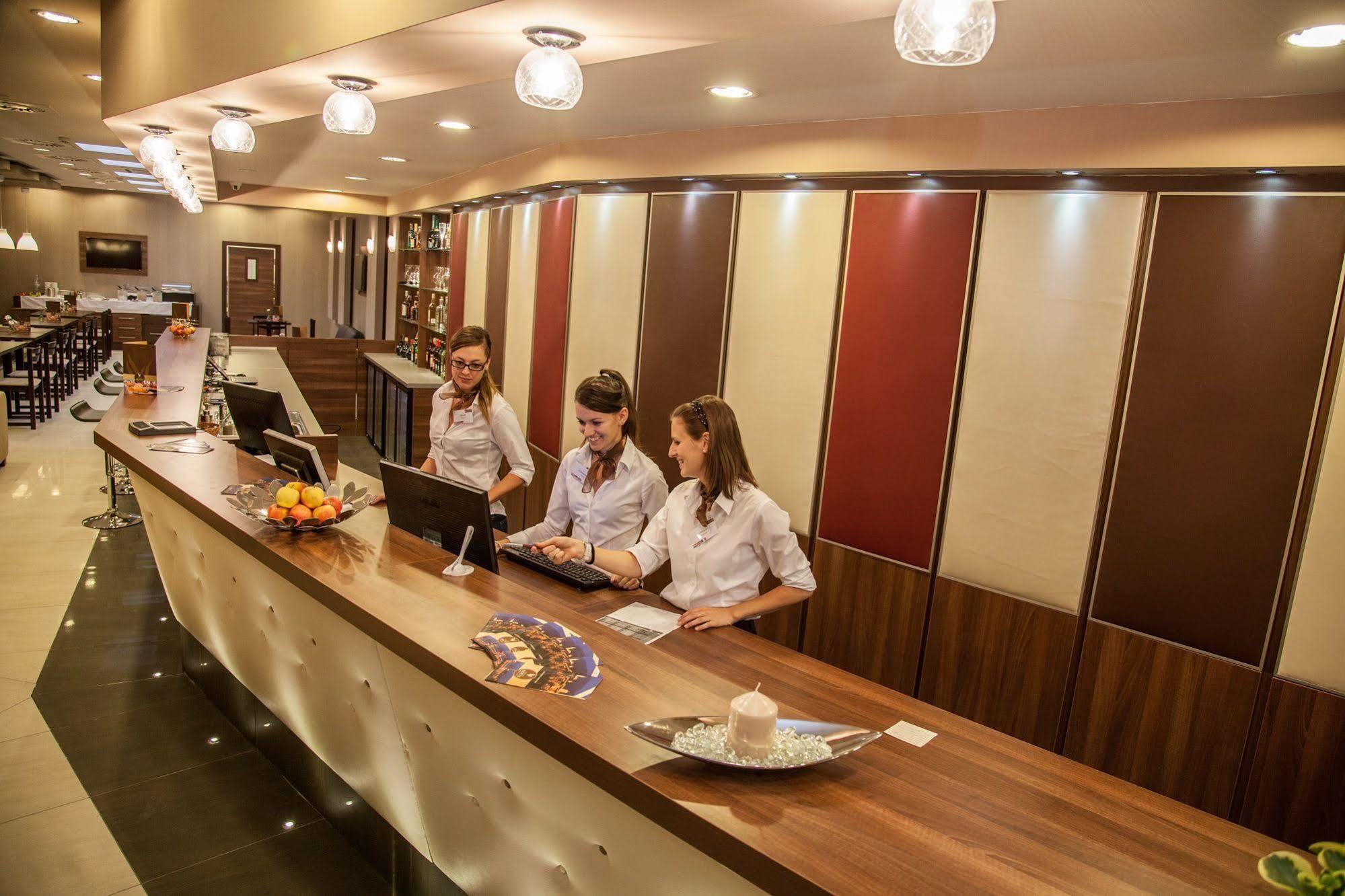 วิตตา โฮเทล ซูพีเรียร์ บูดาเปสต์ Hotel ร้านอาหาร รูปภาพ